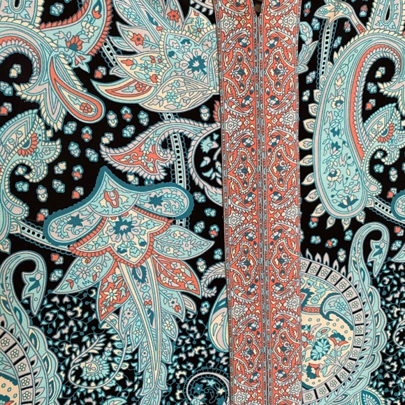 BCBG Avila Stretch Paisley Print Dress w Keyhole - Picture 3 of 6